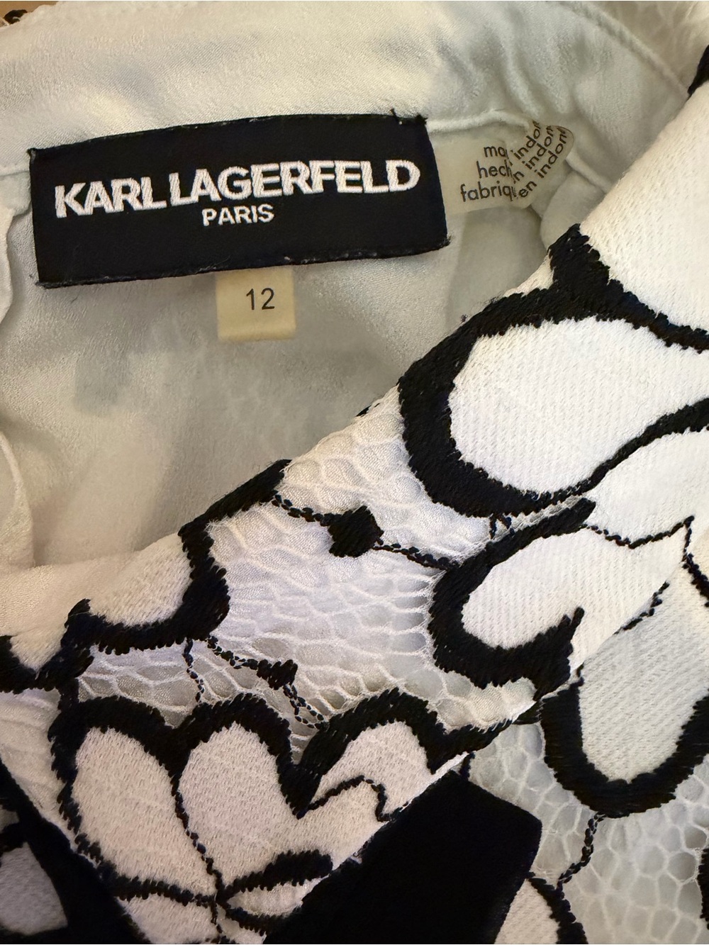 Karl Lagerfeld Paris Floral Lace Bow Collar Blouse Top White Black Size 12 - Picture 6 of 9